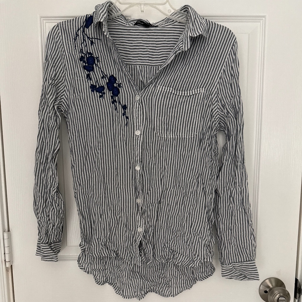 Velvet Heart Blue/White Striped Embroidered Floral Button-Down Sz S NEW NO TAGS